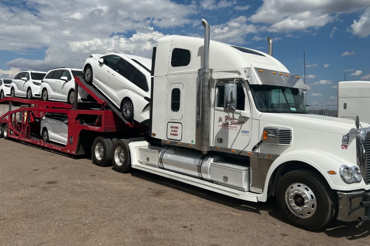 White Truck with Cargo Cars White Truck with Cargo Cars